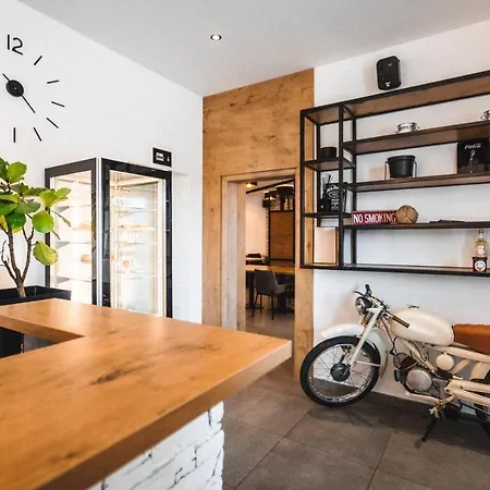 Pri Karlu & Bed & Breakfast 3*