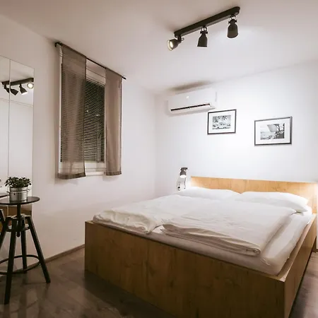 Pri Karlu & Bed & Breakfast