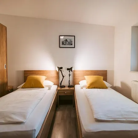 Pri Karlu & Bed & Breakfast