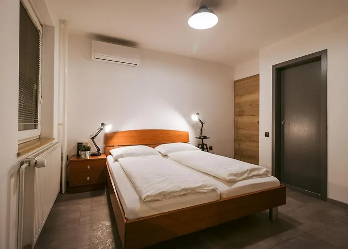 Pri Karlu & マリボル