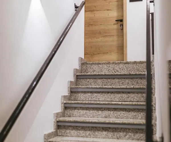 Pri Karlu & ベッド・アンド・ブレックファスト マリボル