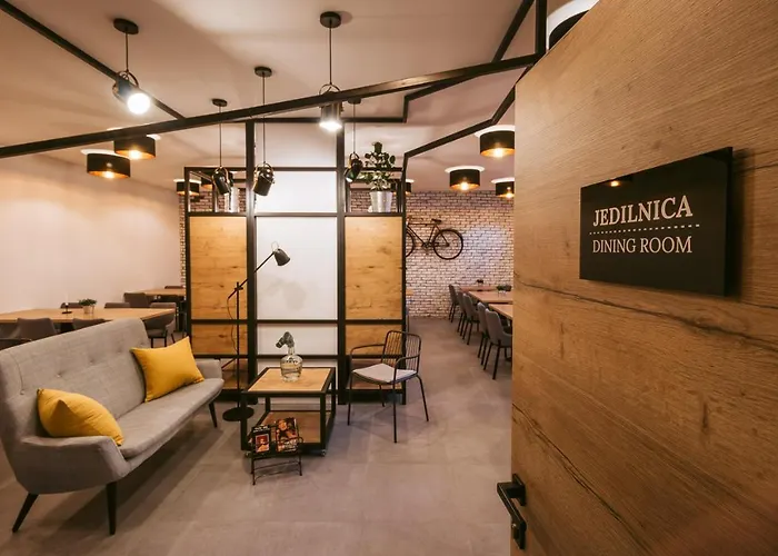 Pri Karlu & 3* Maribor